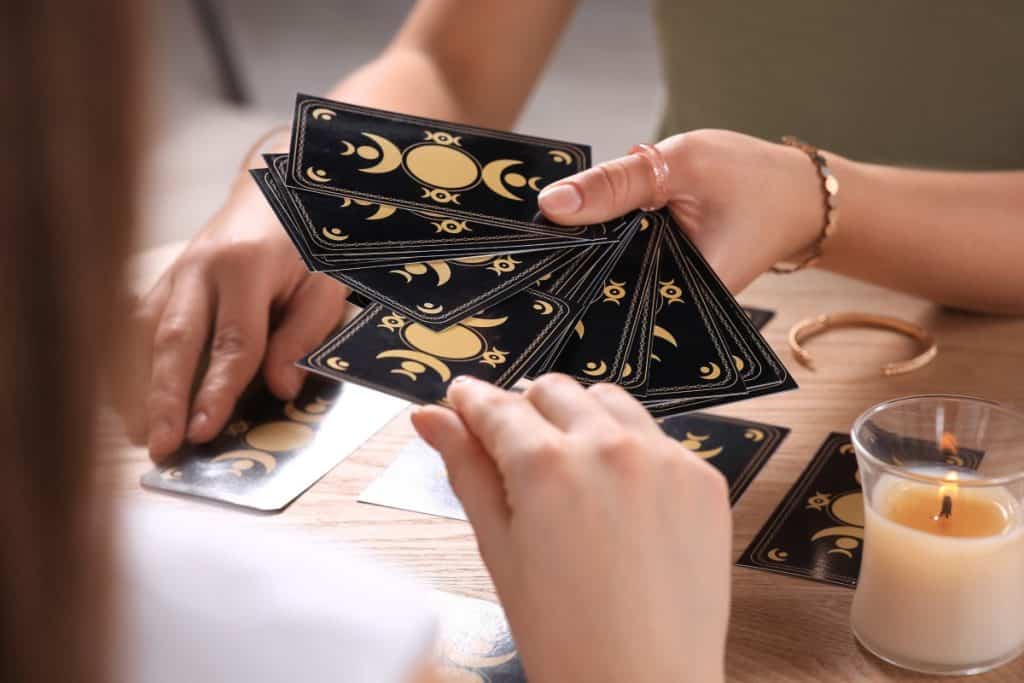 Tarot ukrasi i detalji koje možete izraditi uz DIY + oglasnik Tarot ukrasi i detalji koje možete izraditi uz DIY + oglasnik